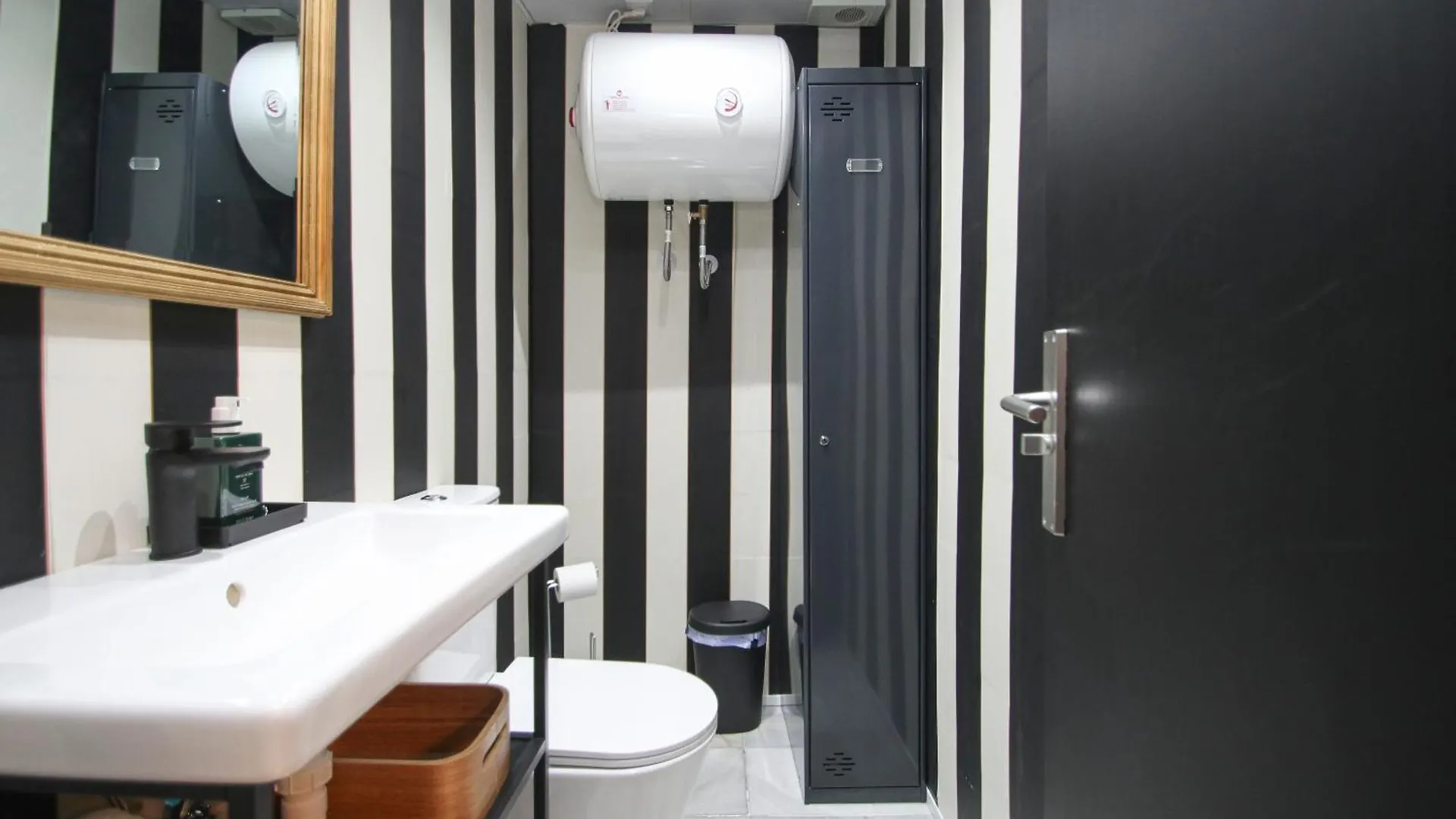 New! Luxurious & Chic Duplex Next To The Cathedral Apartment Seville Spain