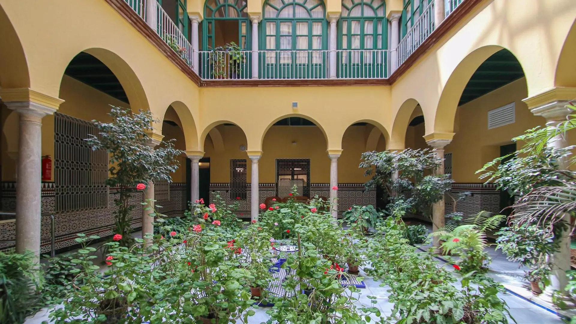 New! Luxurious & Chic Duplex Next To The Cathedral Apartment Seville Spain