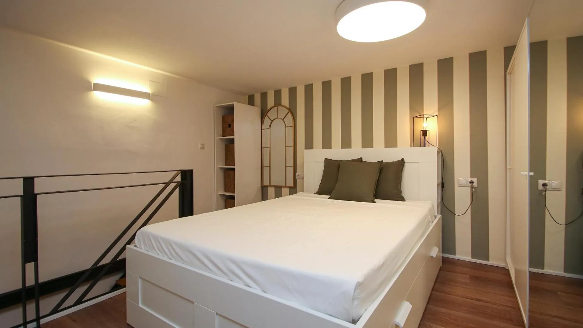 New! Luxurious & Chic Duplex Next To The Cathedral Apartment Seville