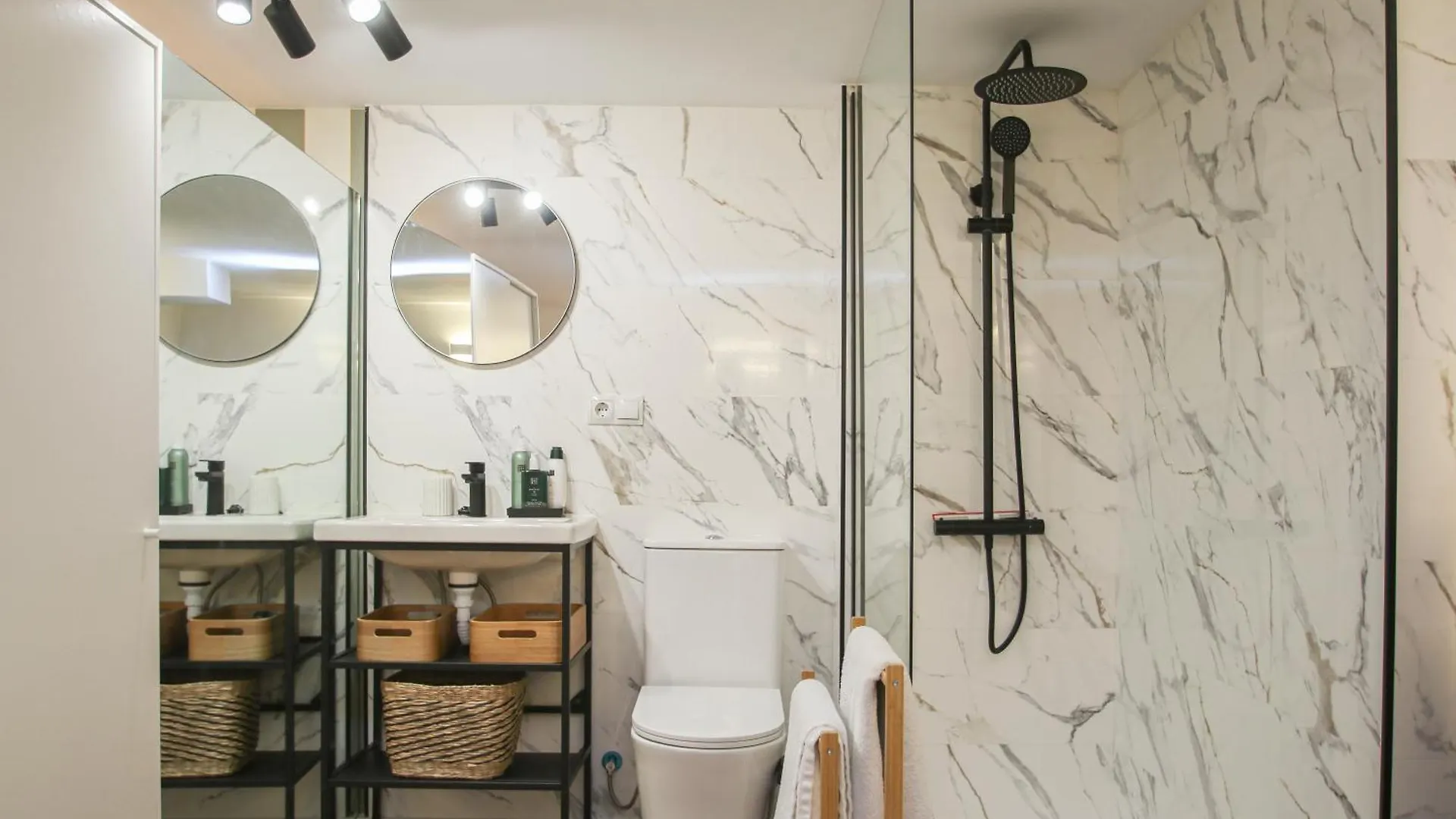 New! Luxurious & Chic Duplex Next To The Cathedral Apartment Seville 0*,