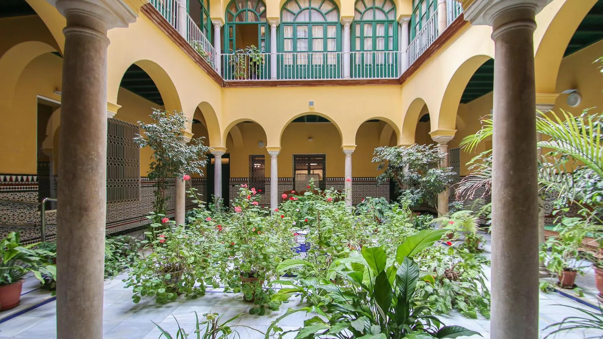 New! Luxurious & Chic Duplex Next To The Cathedral Apartment Seville