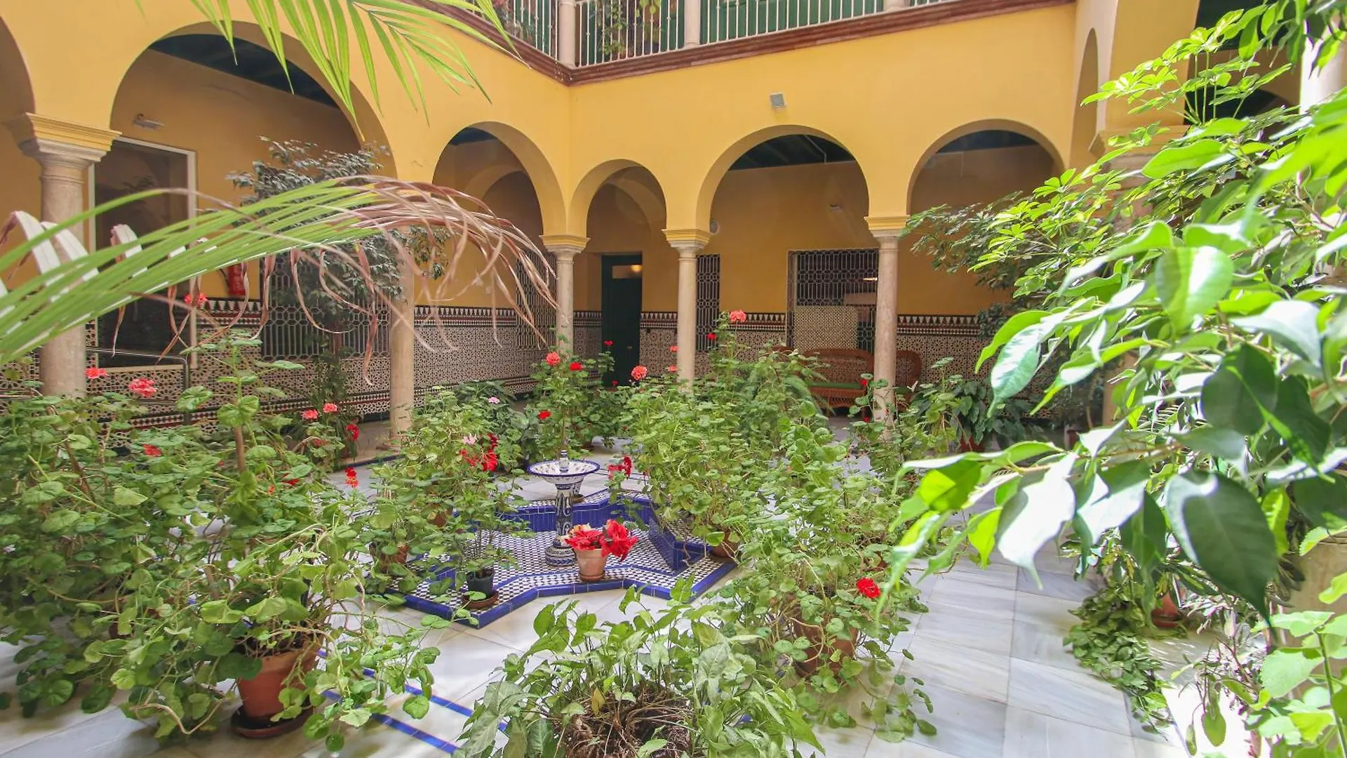 Ferienwohnung New! Luxurious & Chic Duplex Next To The Cathedral Sevilla Spanien